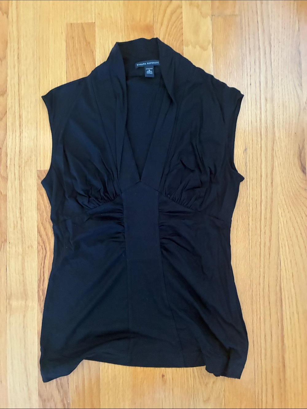 Banana Republic Black Ruched V-Neck Cap-Sleeve Camisole